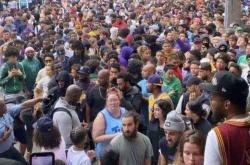 开云体育-场面火爆！S赛观众席沸腾不已