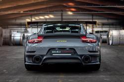 开云体育官网-赛道上的中锋，当恩比德在F1街道赛接管比赛，老鹰正强势晋级掘金