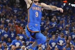 开云体育-勇士横扫立陶宛男篮，卡鲁索惊艳世界