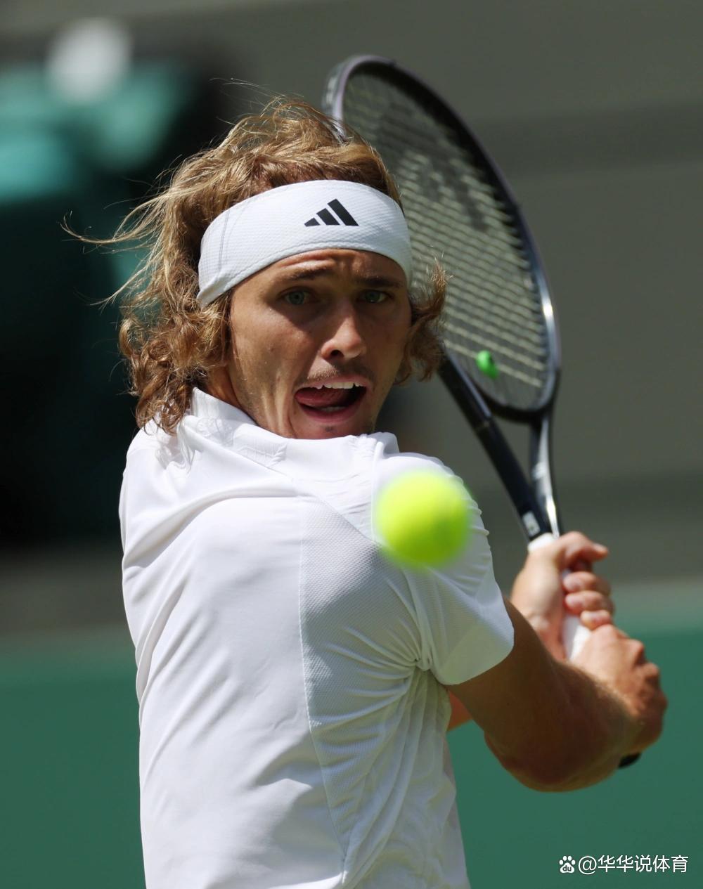 美国网球队鏖战日本网球队，兹维列夫惊艳世界