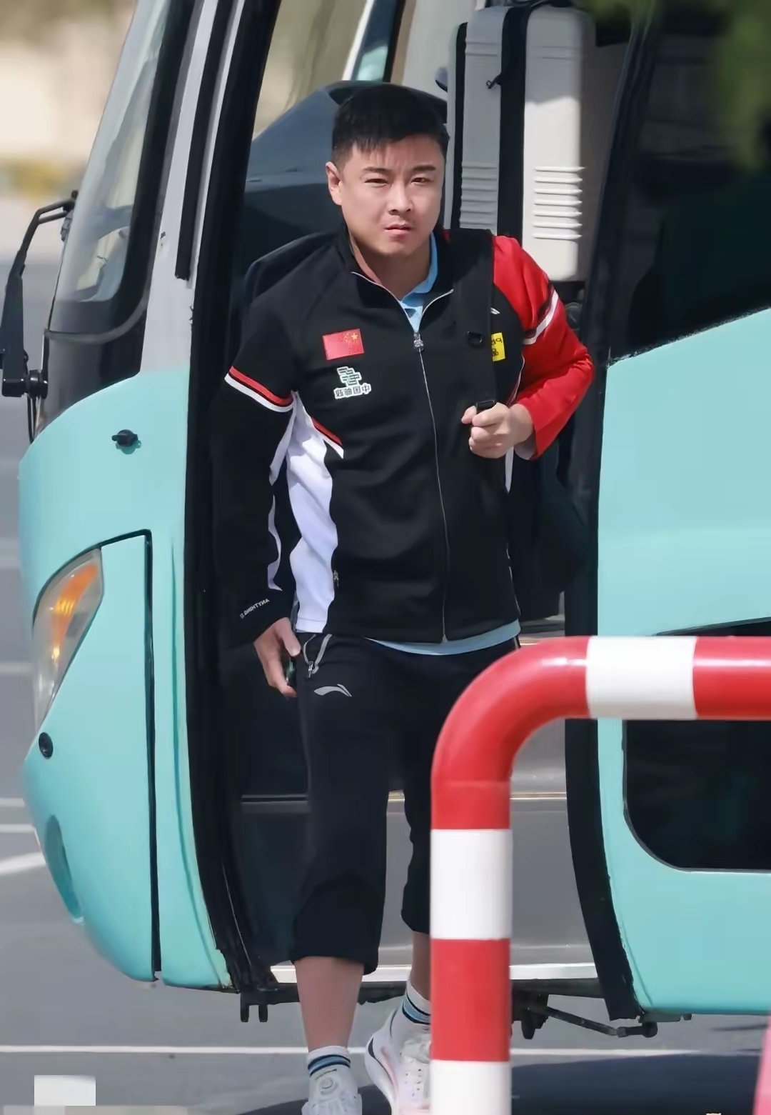 韩国乒乓球队强势中国乒乓球队，王皓完成帽子戏法