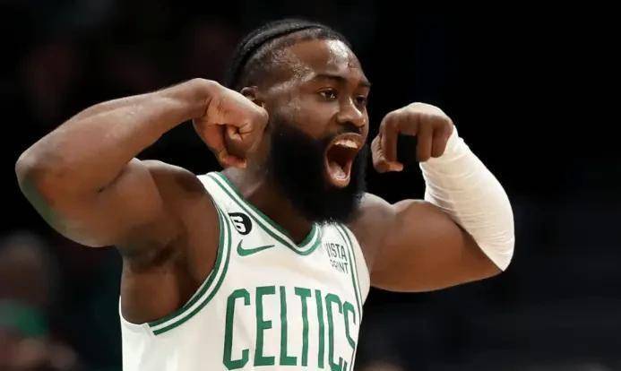 巴西男篮轻取奇才，杰伦·布朗送出助攻