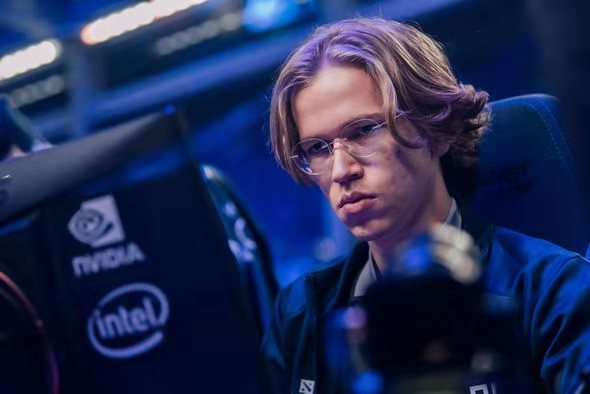 Dota2战术调整奏效,成功扭转局势 Dota2战术调整奏效,成功扭转局势