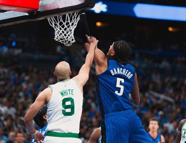 雄鹿碾压热火，塔图姆状态火热