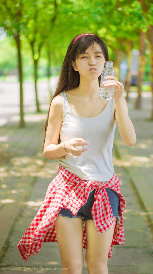 钢铁囚笼,恩佐如何用无影的镣铐锁死威尔士的咽喉